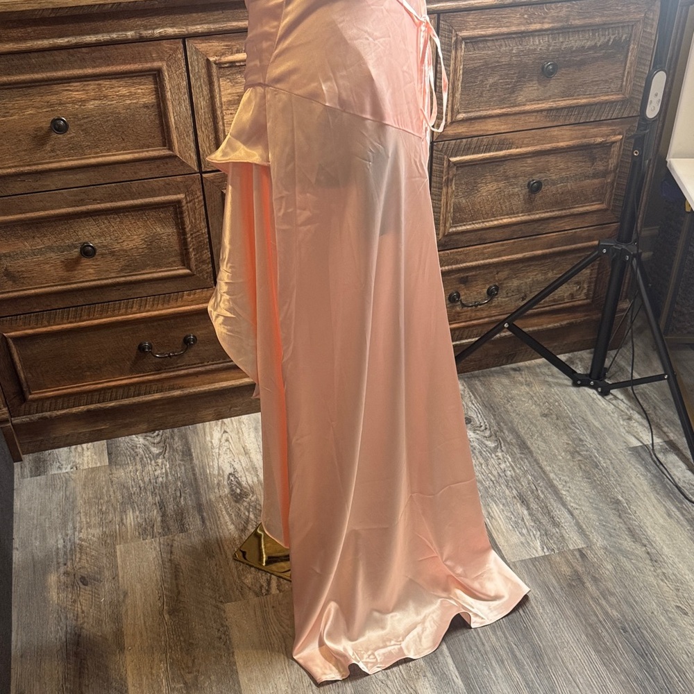 Elegant Pink Satin Dress - Picture 7 of 8